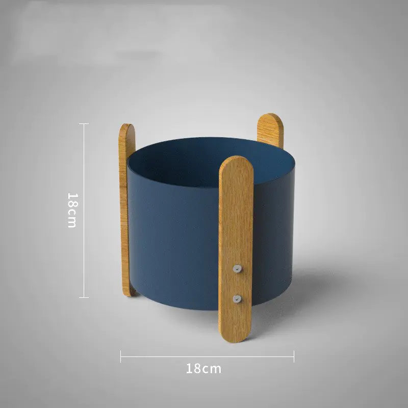 Nordic Iron Planter with Creative Minimalist Design. Antes 119,00 Solo por hoy hasta agotar stock... 89,49